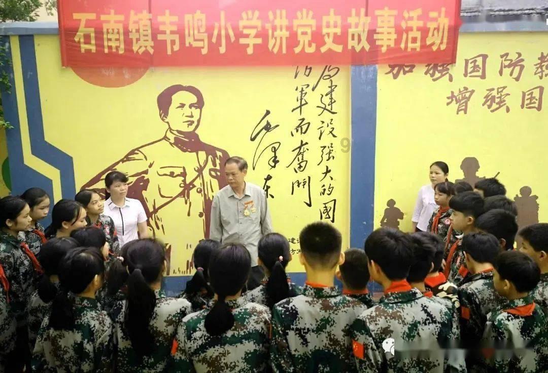 穿百褶裙时，如何搭配才能让人视觉上显瘦度更高？