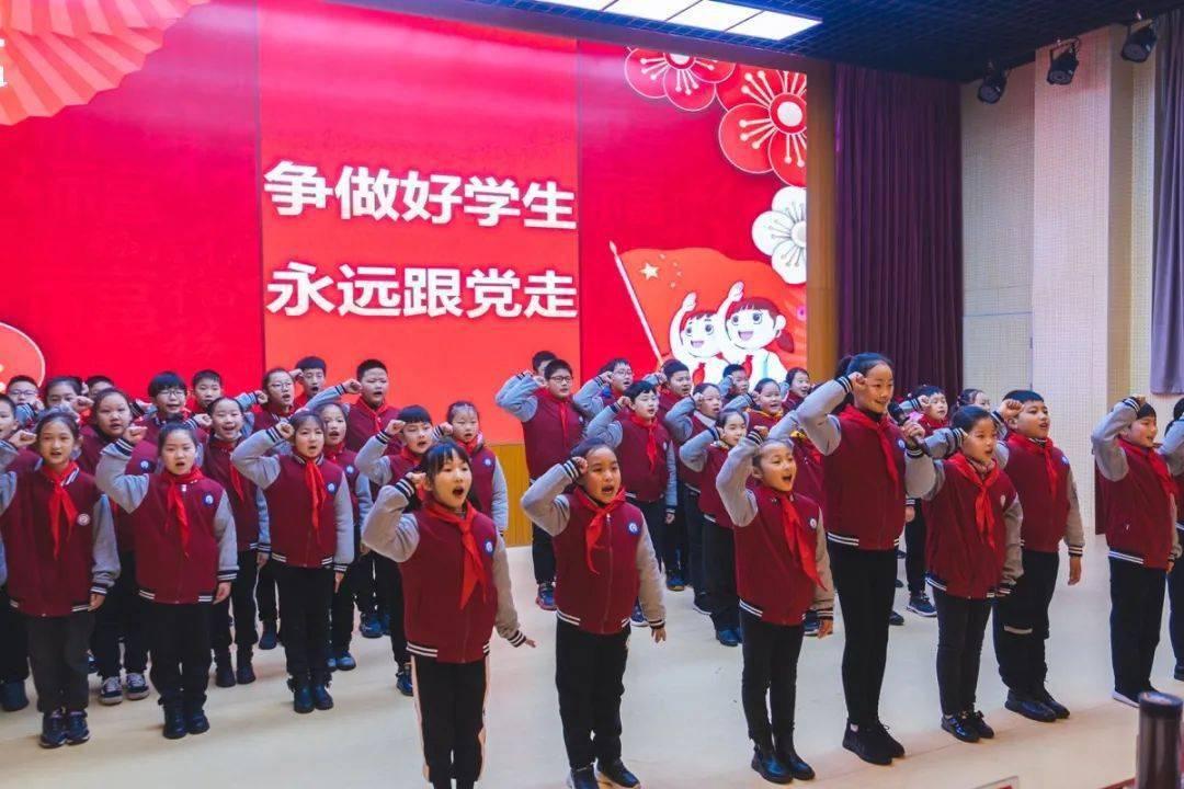 小猫钓鱼游戏龙王版有船