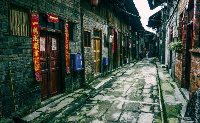 为什么电子不会掉入原子核？