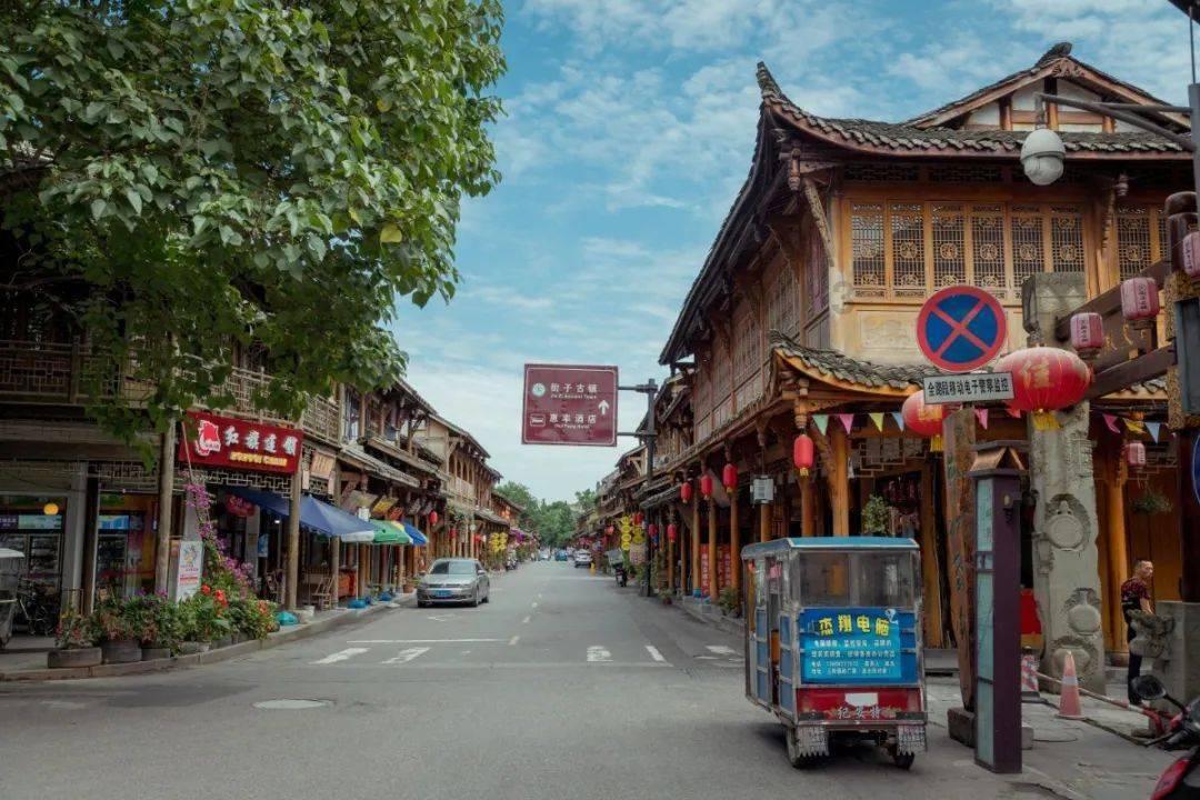 专家称别花几十万回乡盖房子，除非它在县城边上！