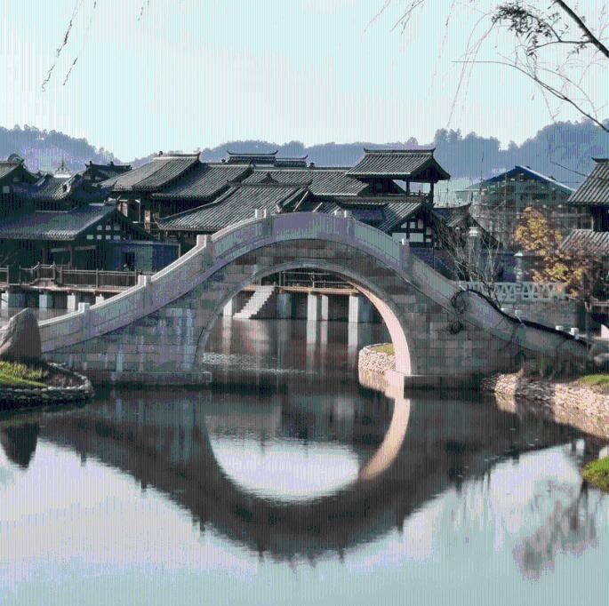 拯救电力塔的泰坦